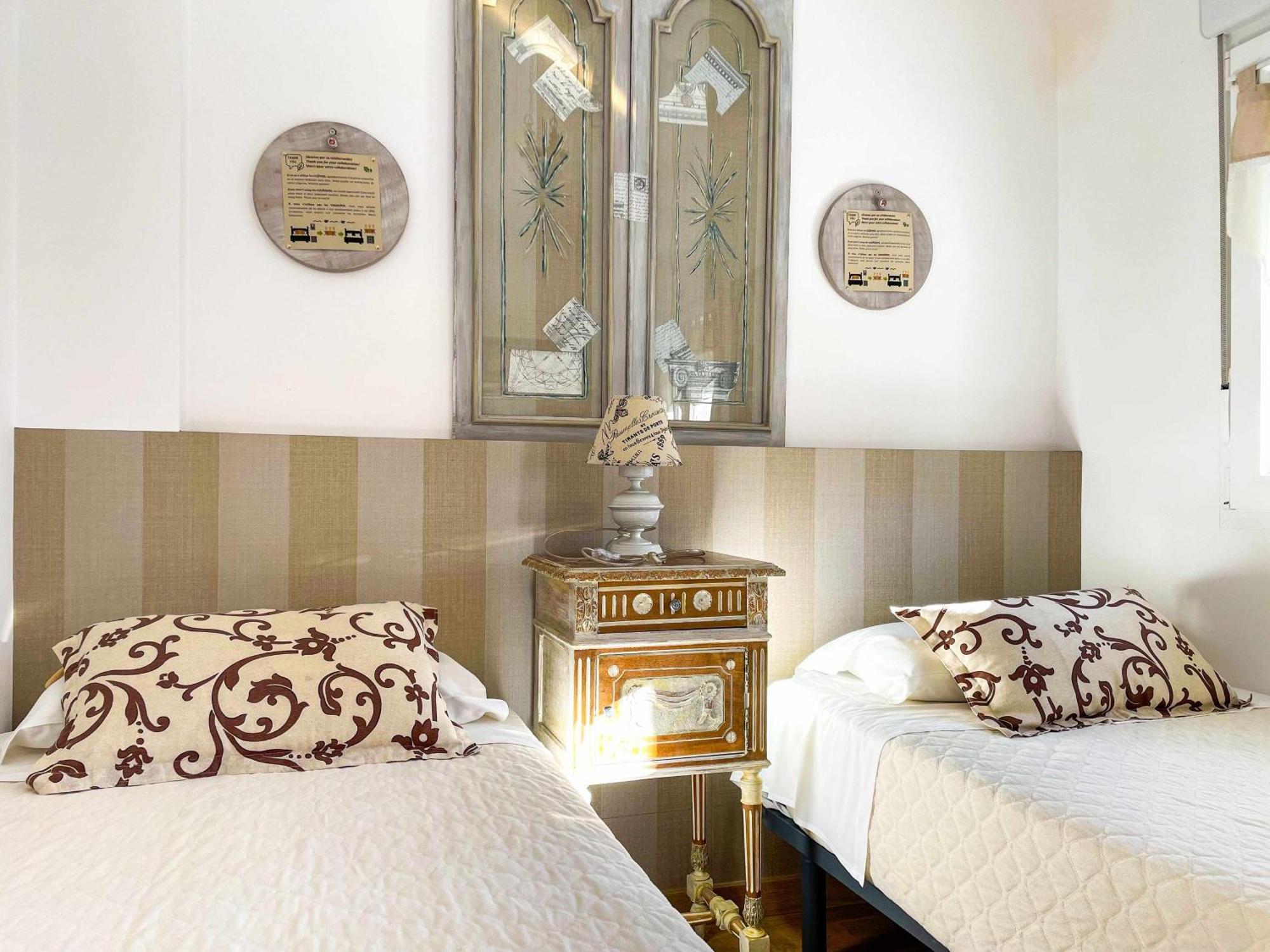 Oak Palace Oakplacescom León Εξωτερικό φωτογραφία