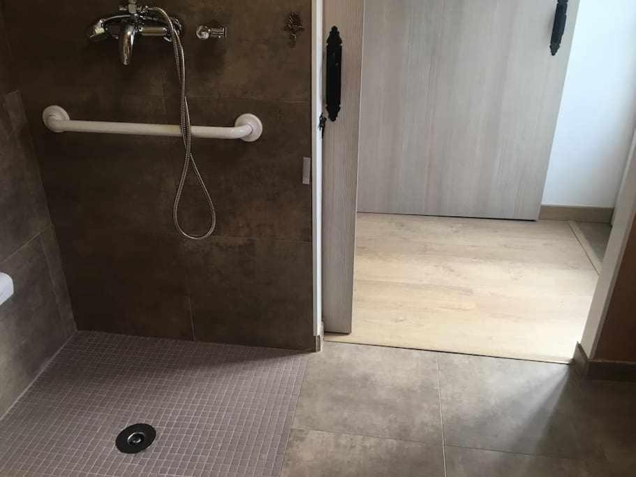 Oak Palace Oakplacescom León Εξωτερικό φωτογραφία