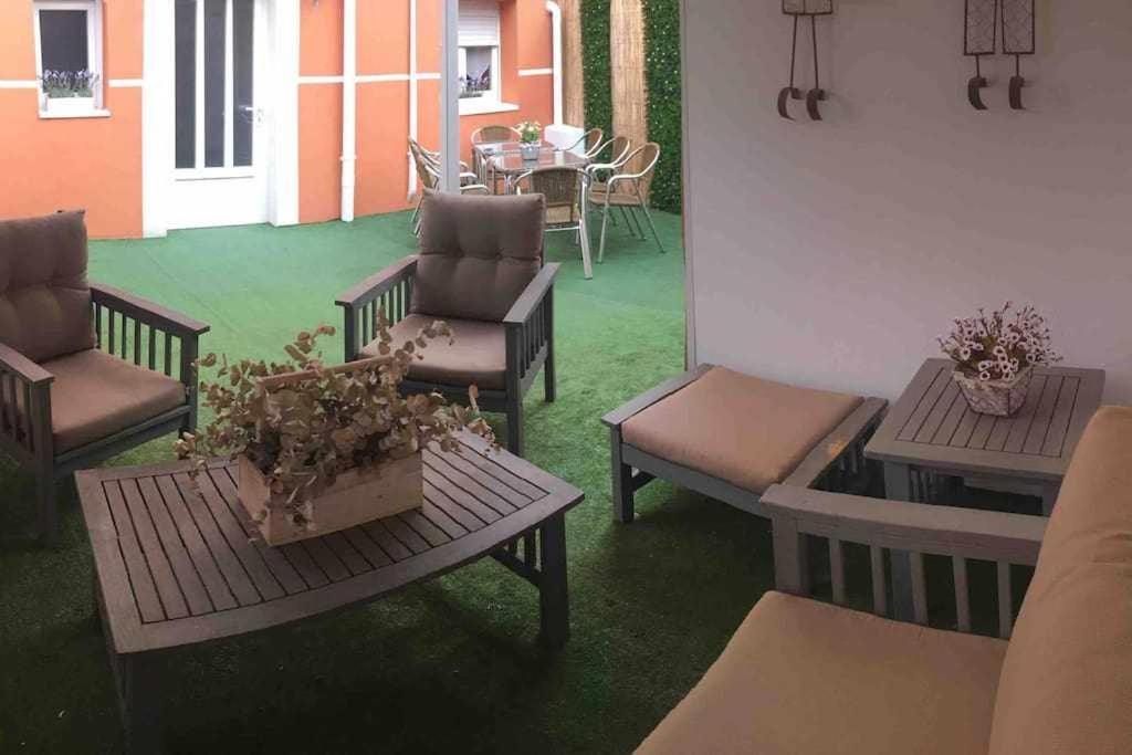 Oak Palace Oakplacescom León Εξωτερικό φωτογραφία